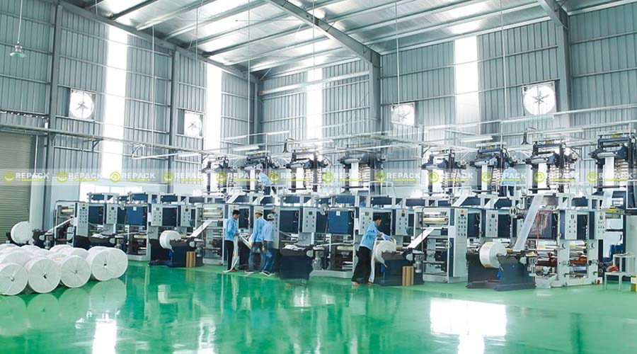 Xưởng sản xuất in ấn hiện đại, đội ngũ nhân viên lành nghề Xưởng sản xuất in ấn hiện đại, đội ngũ nhân viên lành nghề