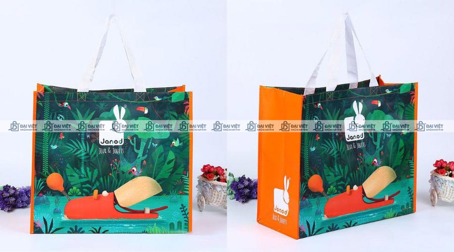 In hình lên túi vải không dệt cán màng bằng trục đồng In hình lên túi vải không dệt cán màng bằng trục đồng