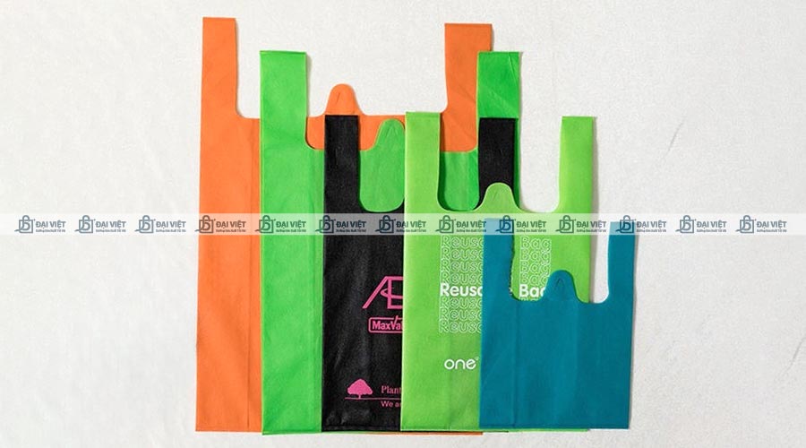 Màu sắc túi vải không dệt T-shirt đa dạng Màu sắc túi vải không dệt T-shirt đa dạng